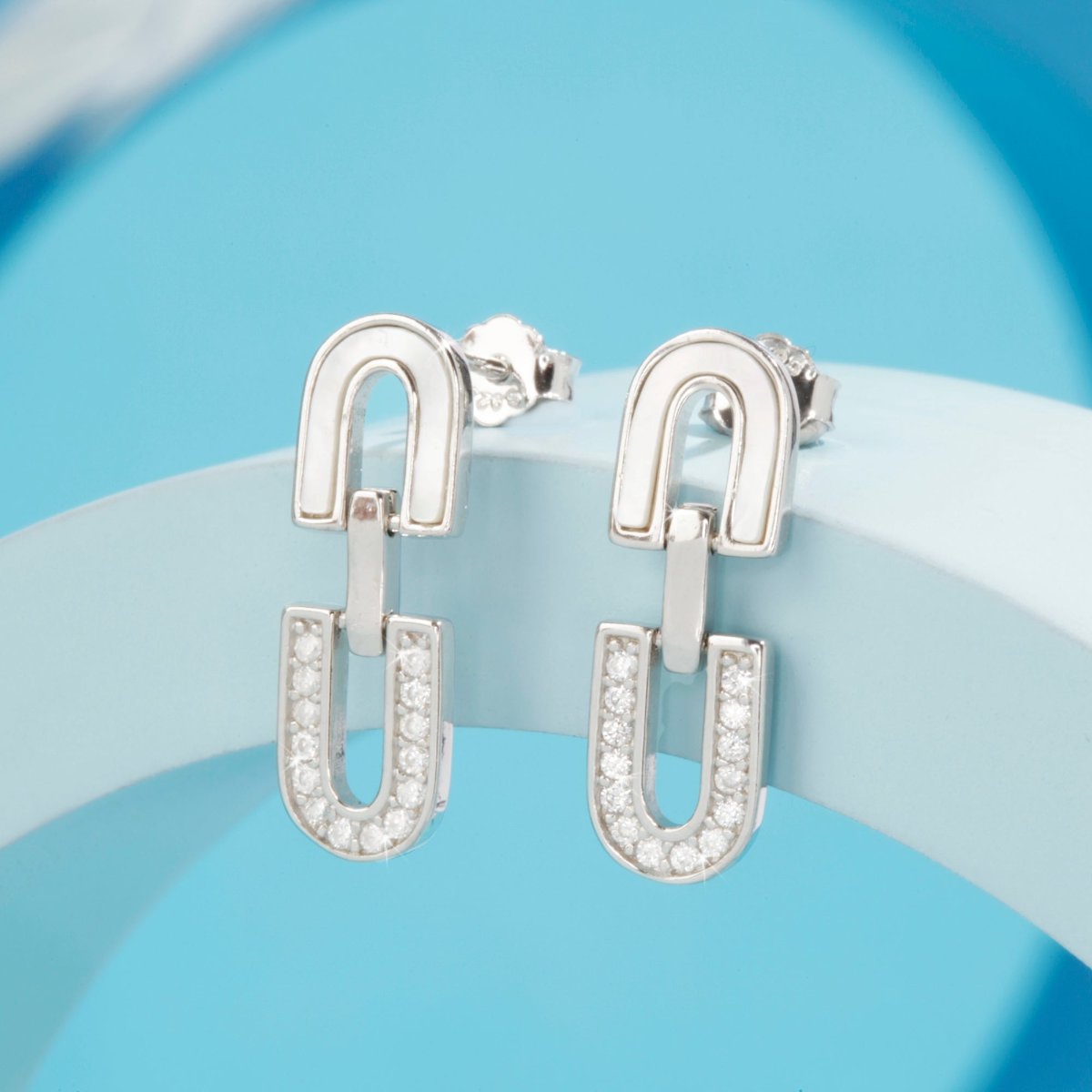 Blisse Allure Sterling Silver Rectangle Cable Link Drop Earrings.